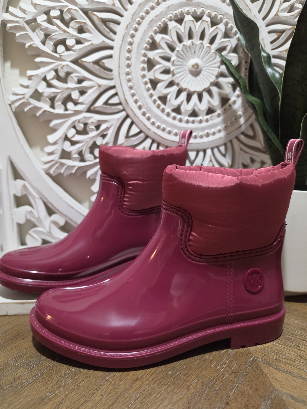 NWOT Michael Kors Fuchsia Rain Boots WOMENS SIZE 6